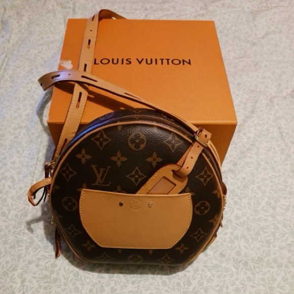 LV bag - Picture 1 of 3